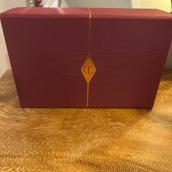Charlotte Tilbury Gift Box - Picture 5 of 7